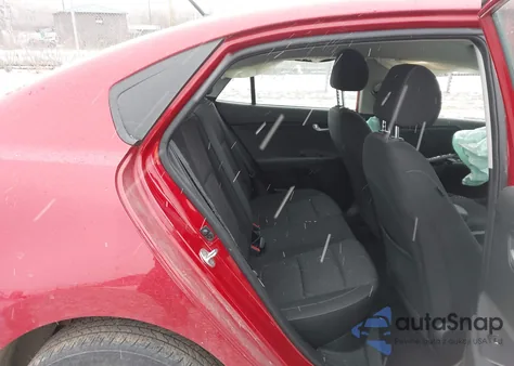 2022 Kia Rio S z USA, uszkodzony, nr VIN 3KPA24AD3NE473414